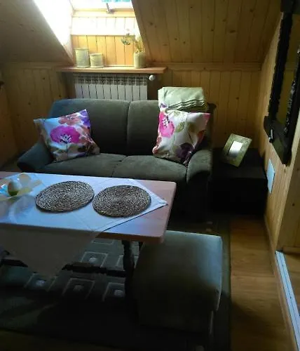 לינה וארוחת בוקר U Janina איסטבנה